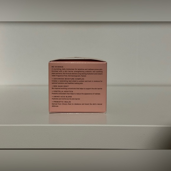 MZ SKIN BY DR. MARYAM ZAMANI | THE CALMING MOISTURISER - Picture 9 of 11